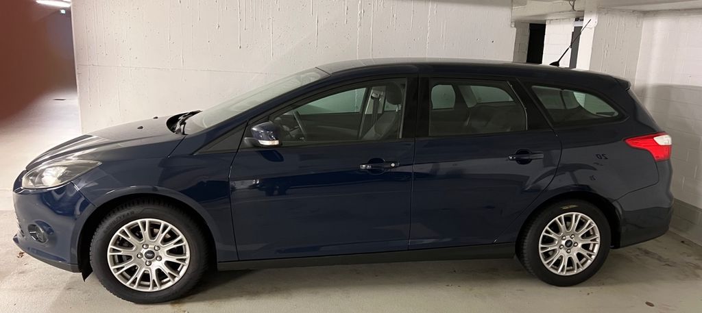 Ford Focus 346.000 km 2.700 &euro; Frankfurt 60528