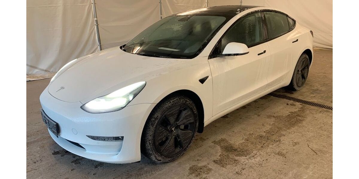 Tesla Model 3 30.000 km 30.940 &euro; Steinbach-Hallenberg OT Herges-Hallenberg 98587