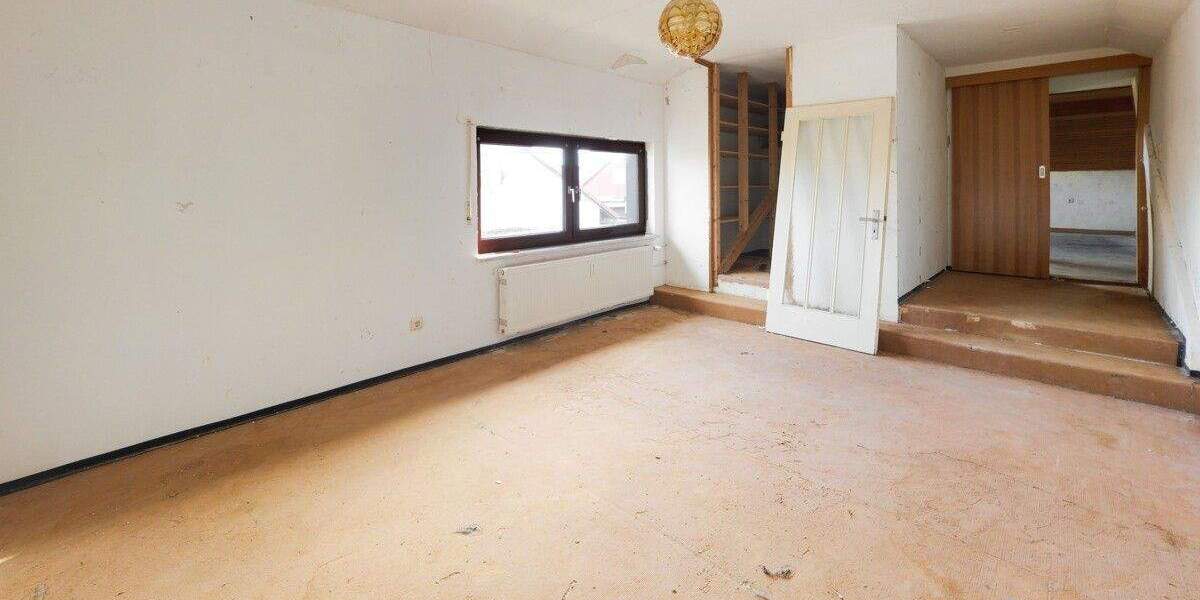 Einfamilienhaus Bad Windsheim - 7 Zimmer, 179 m&sup2;, 329.000&euro; | Angebot:25732870