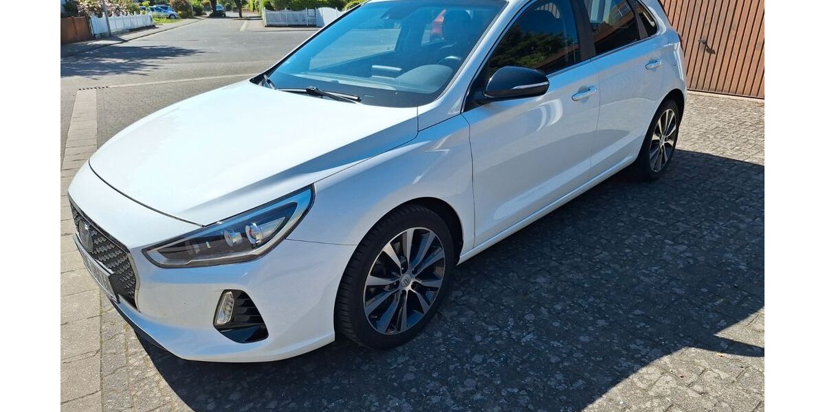 Hyundai i30 79.000 km 10.900 &euro; Bingen 55411