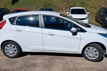 Ford Fiesta 70.900 km 5.650 &euro; Uhlstädt-Kirchhasel 07407