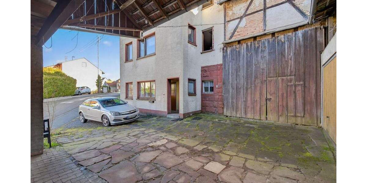 Mehrfamilienhaus, Wohnhaus Karlsbad / Auerbach Auerbach - 6 Zimmer, 153 m&sup2;, 195.000&euro; | Angebot:24857833