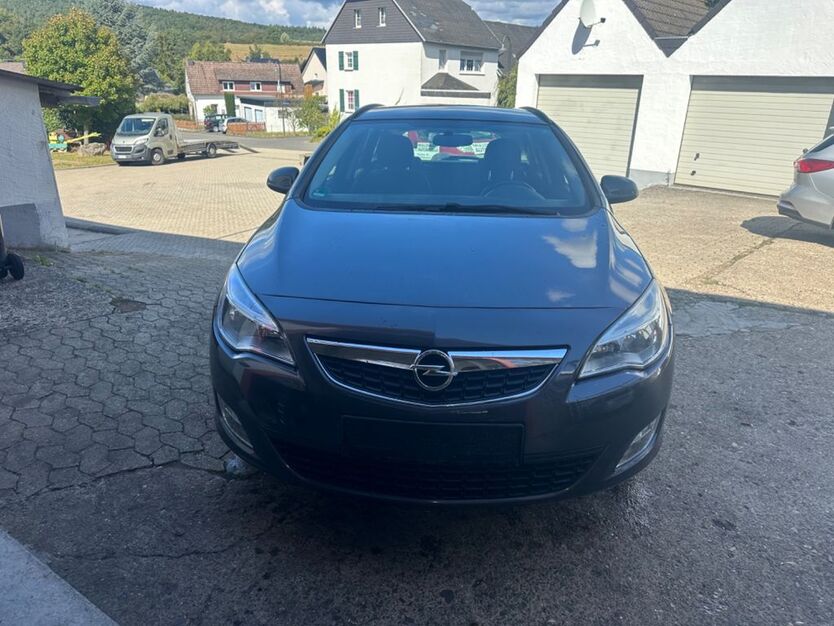 Opel Astra 282.657 km 2.300 € Müllenbach 53520