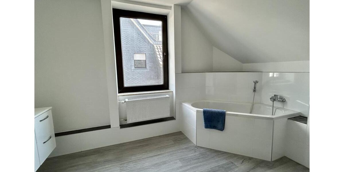 Dachgeschoßwohnung Attendorn - 3 Zimmer, 83 m&sup2;, 725&euro; | Angebot:26297024