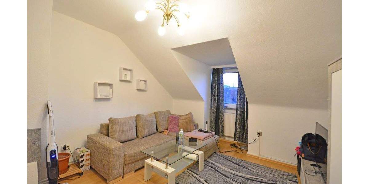 MFH mit 16 Wohneinheiten und 12 Stellplätzen; Eckgrundstück an 2 Straßen, KS-Schillerviertel 3 zimmer