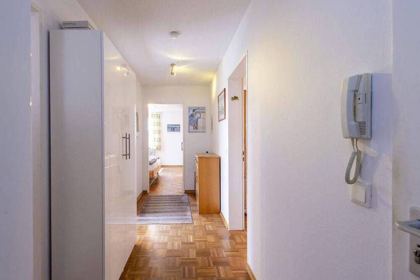 Schöne, helle 2-Zimmer-Wohnung mit Tageslichtbad und Balkon sowie Tiefgarage in Bogenhausen