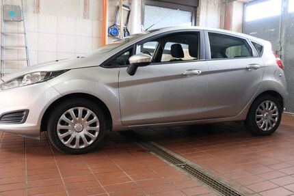 Ford Fiesta 75.000 km 6.000 &euro; Neef 56858