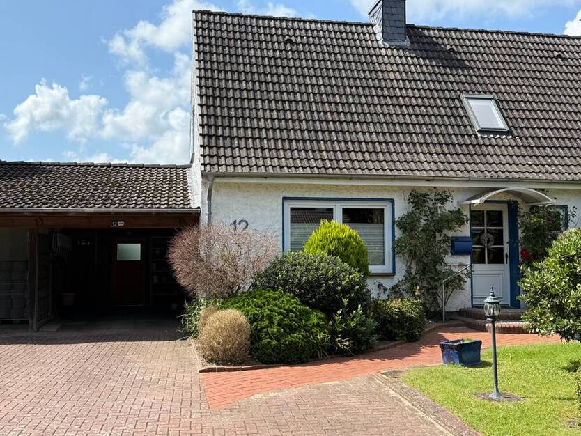 Attraktive Doppelhaus-Hälfte mit 4 Zimmer und herrlichem Garten, in verkehrsruhiger Wohnlage