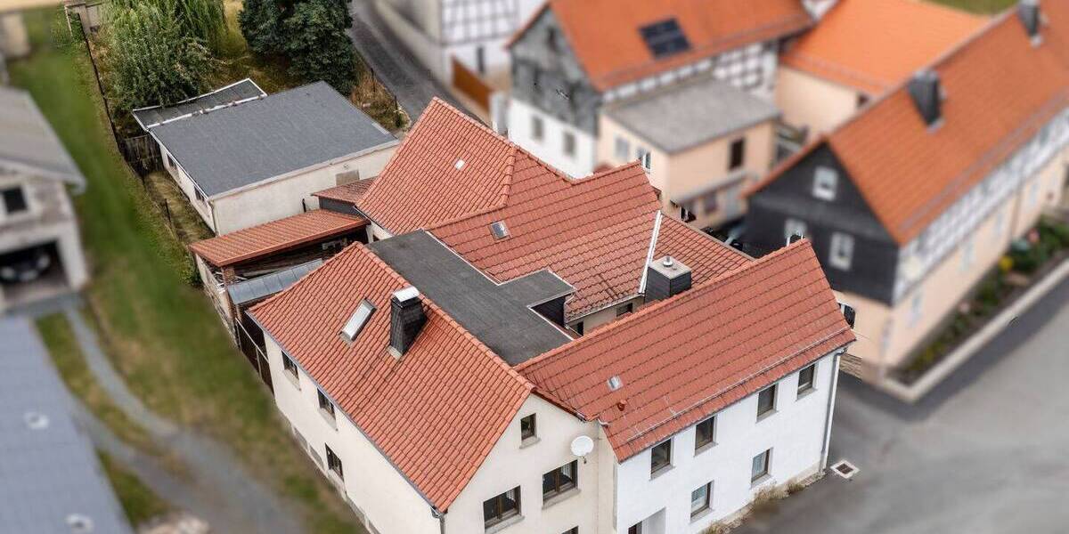 1-Familienhaus in dörflicher Lage: Hervorragende Anbindung an die umliegenden Städte - Eisenberg ca. 30 min, Gera und... 7 zimmer