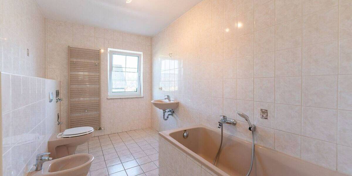 Etagenwohnung Rudolstadt Cumbach - 3 Zimmer, 73 m&sup2;, 140.000&euro; | Angebot:26310005
