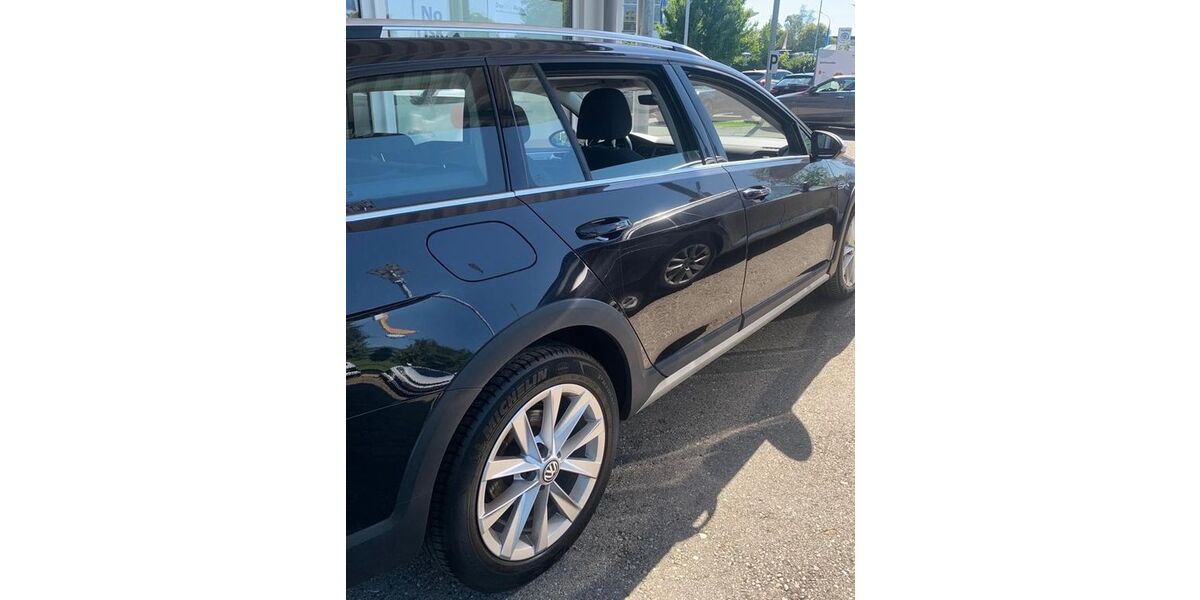 VW Golf 122.500 km 22.999 &euro; Aschau 83229
