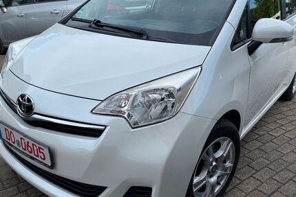 Toyota Verso-S 95.000 km 7.700 &euro; DORTMUND 44263