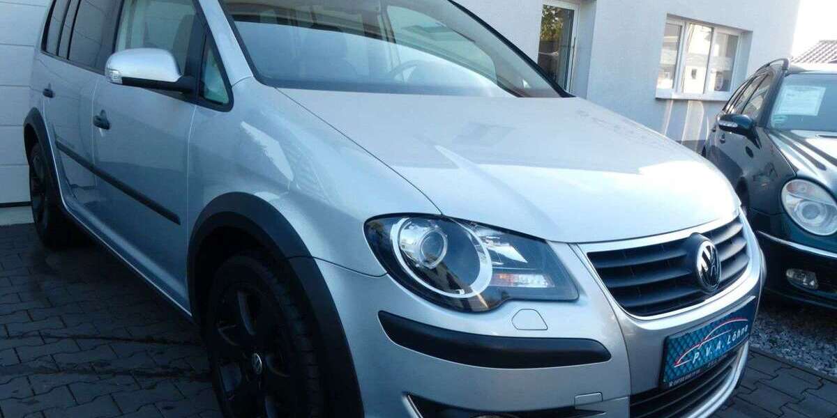 VW Touran 159.200 km 8.950 &euro; Löhne 32584