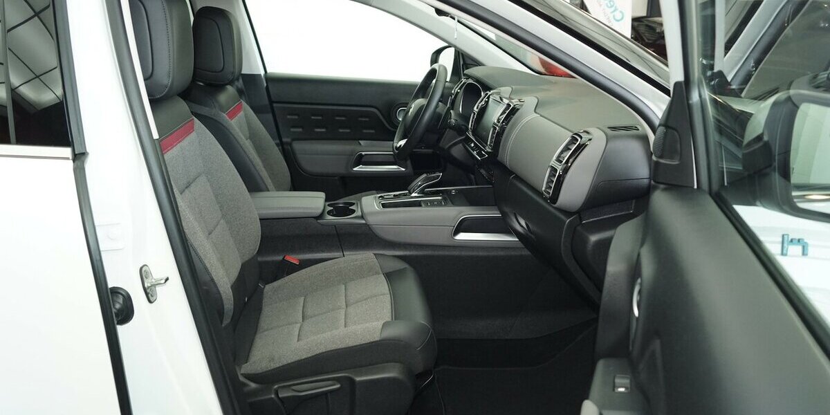 Citroen C5 Aircross Hybrid 225 EAT Feel Pack LED Carplay 44.900 km 18.480 &euro; Lich 35423