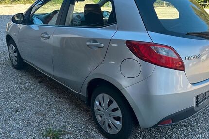 Mazda 2 97.200 km 1.700 &euro; Eggstätt 83125