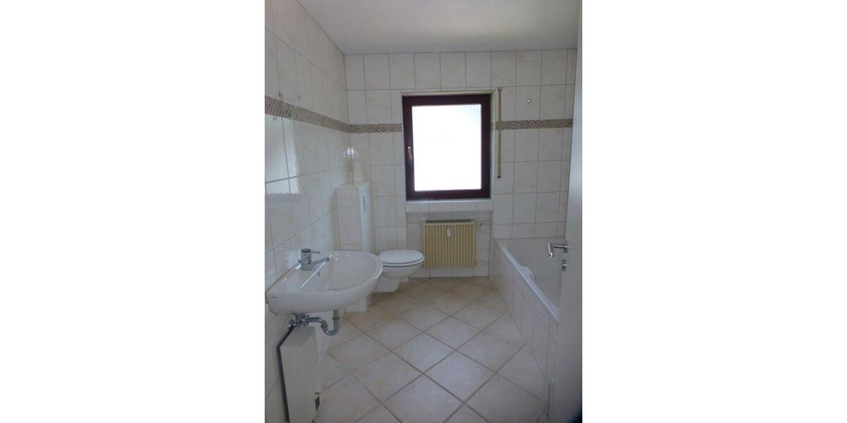 Dachgeschoßwohnung Freudenberg - 3.5 Zimmer, 84 m&sup2;, 820&euro; | Angebot:26296360