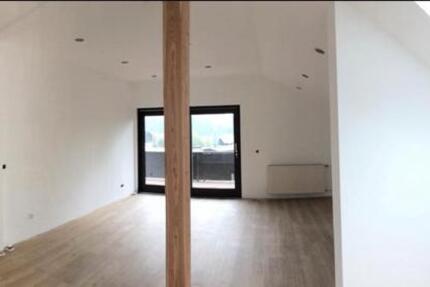 Helle 3-Zimmer Wohnung (85qm) mit Balkon & EBK 3 zimmer