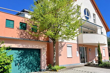 Luxuriöses Wohnhaus mit vermieteter Hausarztpraxis - Haus Ottersweier | Angebot:26918523