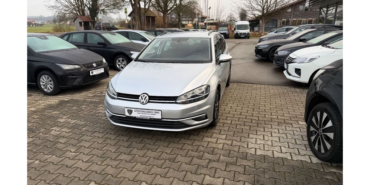 VW Golf 97.000 km 14.400 &euro; Wangen 88239