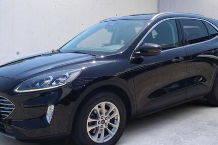 Ford Kuga 83.354 km 22.980 &euro; Konstanz 78467