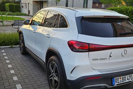 Mercedes EQA