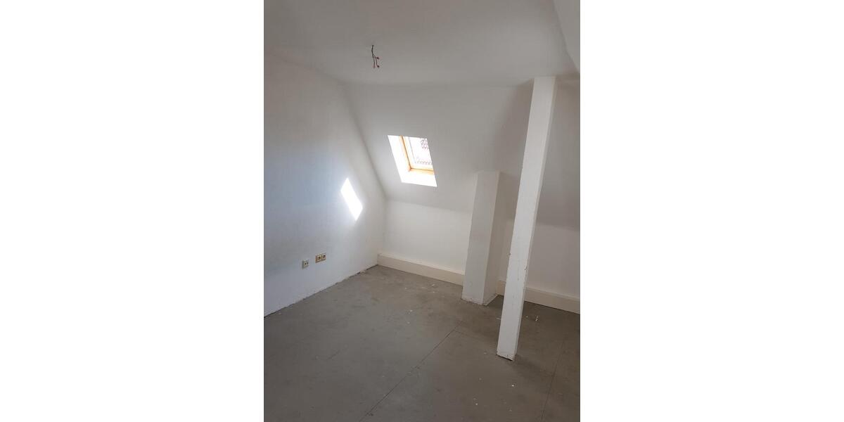 Dachgeschoßwohnung Bremerhaven Geestemünde - 3 Zimmer, 79 m&sup2;, 409&euro; | Angebot:26234116