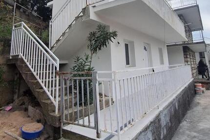 ZWEI HÄUSER AN DER STRANDMEILE SUTOMORE MONTENEGRO ZU VERKAUFEN 7 zimmer