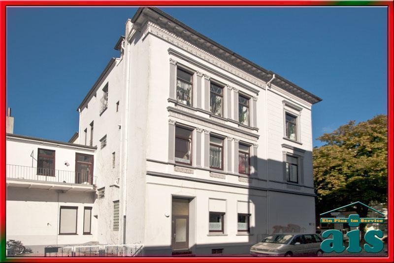 ais-GmbH bietet an: Renovierte 4 Zimmer Wohnung in der Südstadt. 4 zimmer