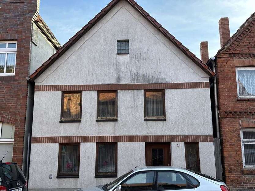 Haus zum Kaufen in Neustadt-Glewe 53.000 € 123 m²