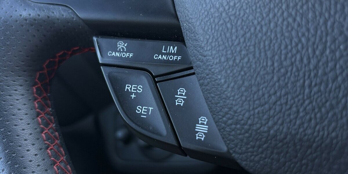Ford Kuga 2.0 St Line SYNC/KAMERA/NAVI/SHZ/AHK/DAB 71.424 km 18.900 &euro; Villingen-Schwenningen 78054