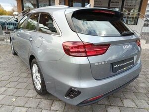 Kia Ceed SW / ceed SW CEED SW 1.5T AUTOMATIK VISION |K 24.185 km 23.490 € Höhenkirchen-Siegertsbrun 85635