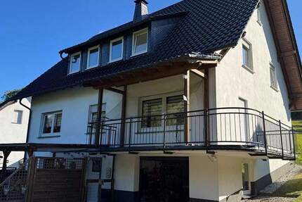 St. Claas! 2-Familienhaus! Selbst wohnen plus Mieteinnahmen! 7 zimmer