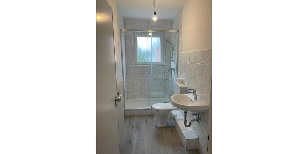 Helle 2.5-Zimmer-Wohnung mit Balkon - frisch saniert 2 zimmer