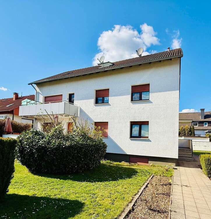 Haus zum Kaufen in Aerzen Groß Berkel 249.000 € 245 m²