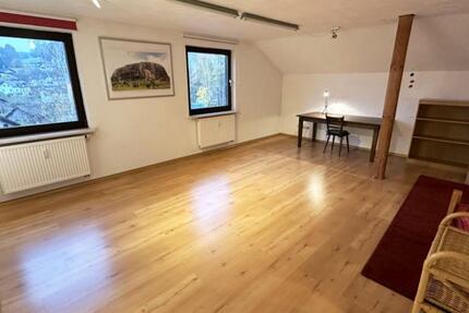 Helle Dachgeschosswohnung in Blaibach 1 zimmer