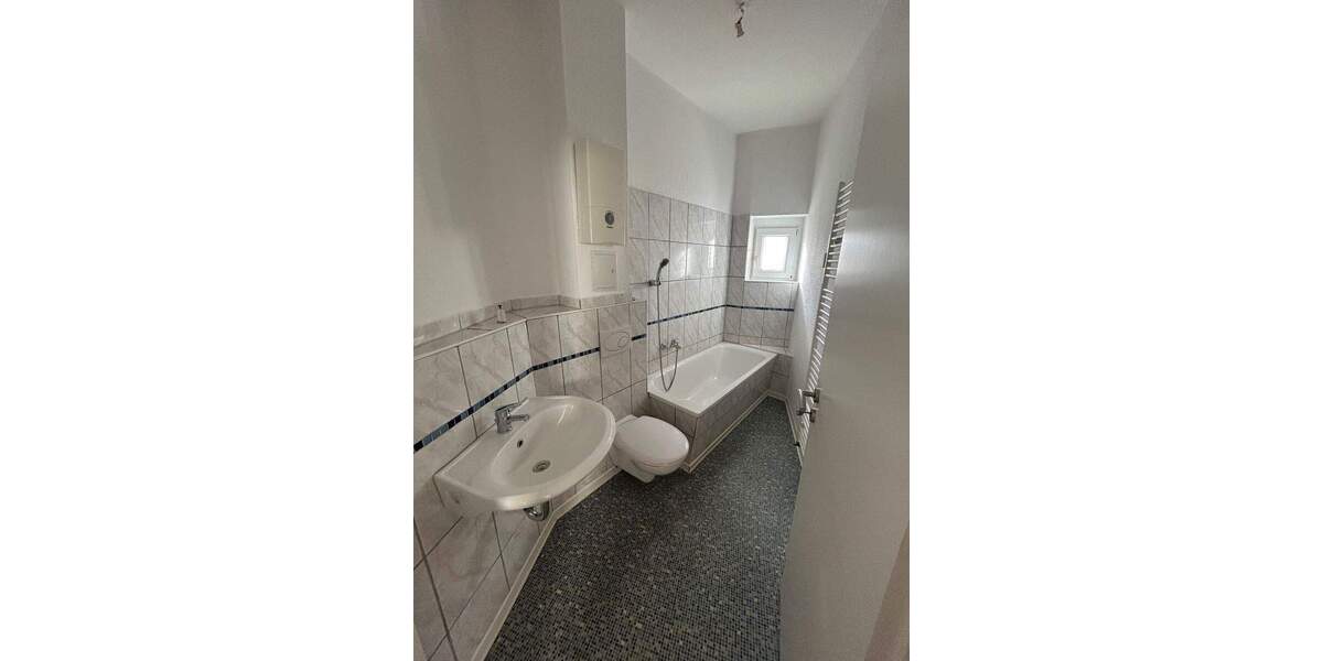 Etagenwohnung Plauen Stadtmitte - 3 Zimmer, 68 m&sup2;, 375&euro; | Angebot:26908740