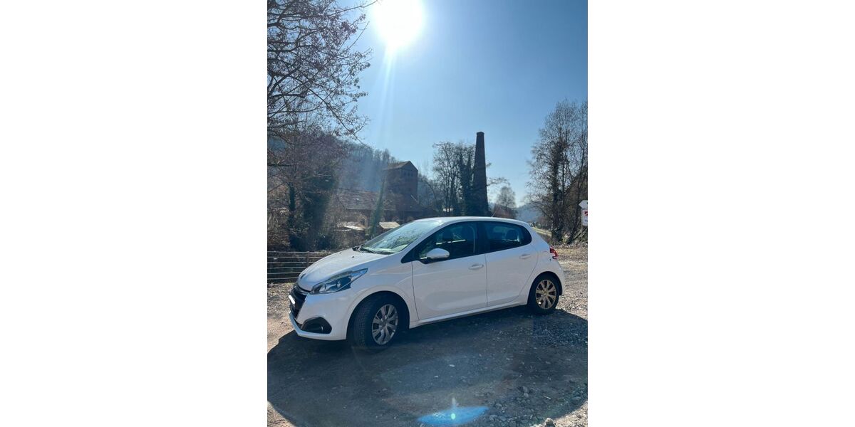 Peugeot 208 116.000 km 6.400 &euro; Nastätten 56355