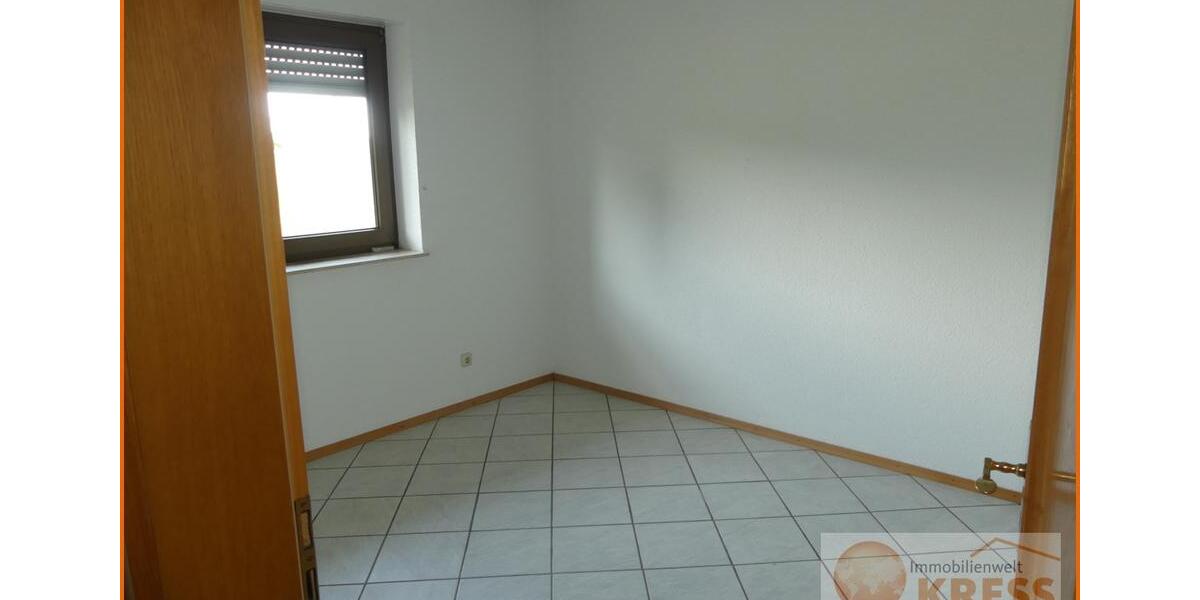 Etagenwohnung Flieden - 4 Zimmer, 136 m&sup2;, 650&euro; | Angebot:25306618