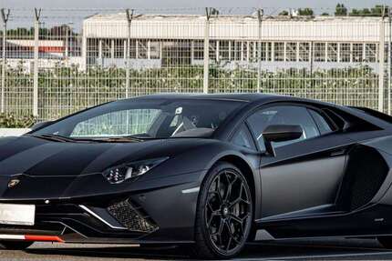 Lamborghini Aventador 4.400 km 679.000 &euro; Hamburg 22453