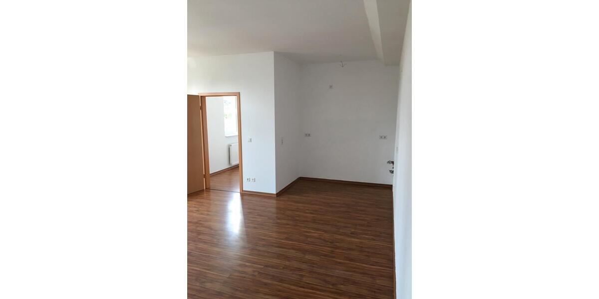 Erdgeschoßwohnung Weinböhla - 2.5 Zimmer, 79 m&sup2;, 780&euro; | Angebot:26149047