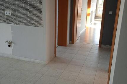 Wohnung Penzlin - 3 Zimmer, 80 m&sup2;, 600&euro; | Angebot:25363146