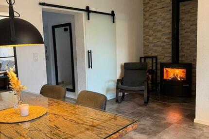 Charmantes Mittelhaus auf drei Ebenen mit modernem Ambiente zimmer