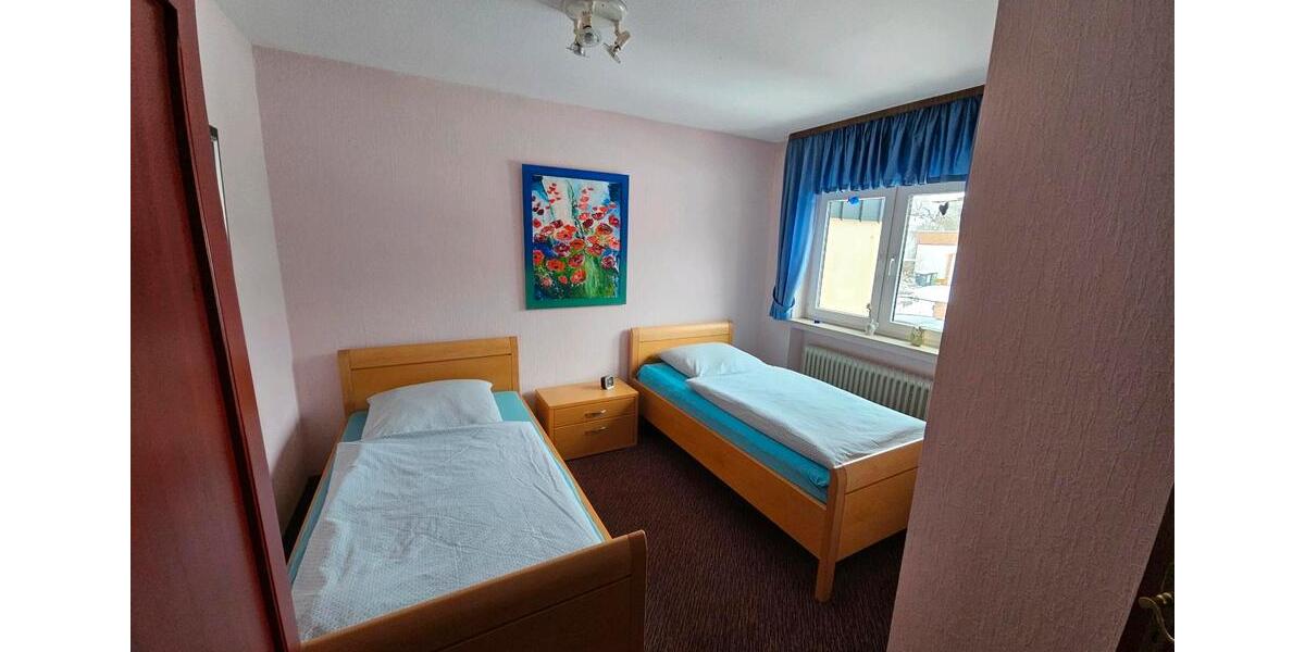 Reihenhaus Langgöns - 11 Zimmer, 200 m&sup2;, 450.000&euro; | Angebot:26578048