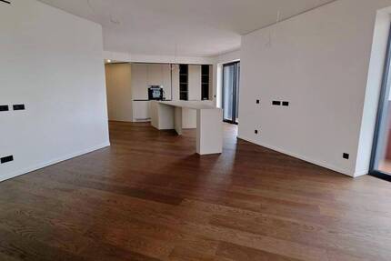 hochwertige 3-Zimmer Wohnung am Überseeboulevard