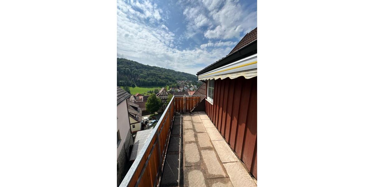 Stilvolle 4,5-Zimmer-Maisonette mit Terrasse ins Grüne zimmer