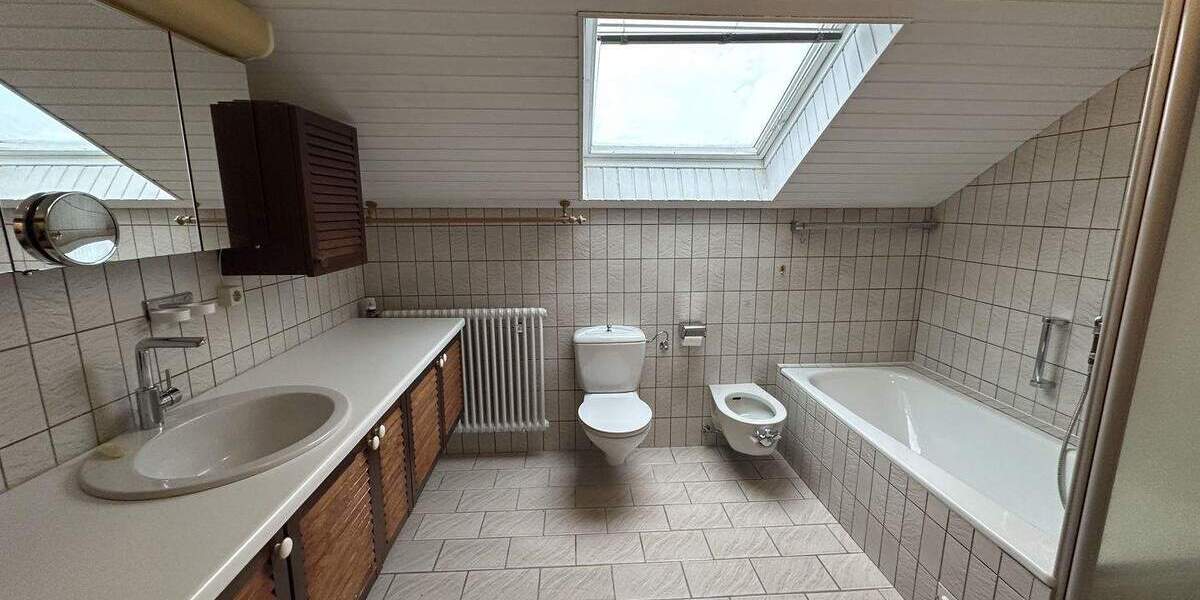 Einfamilienhaus Steinheim - 6 Zimmer, 262 m&sup2;, 299.000&euro; | Angebot:25069589