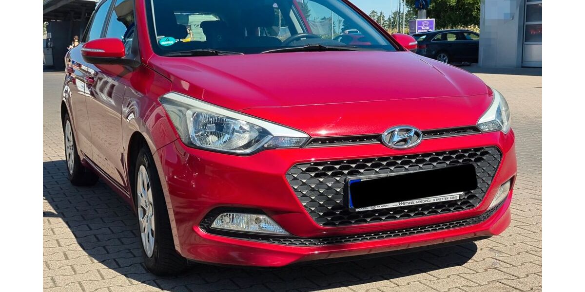 Hyundai i20 82.211 km 7.990 &euro; Nussloch 69226