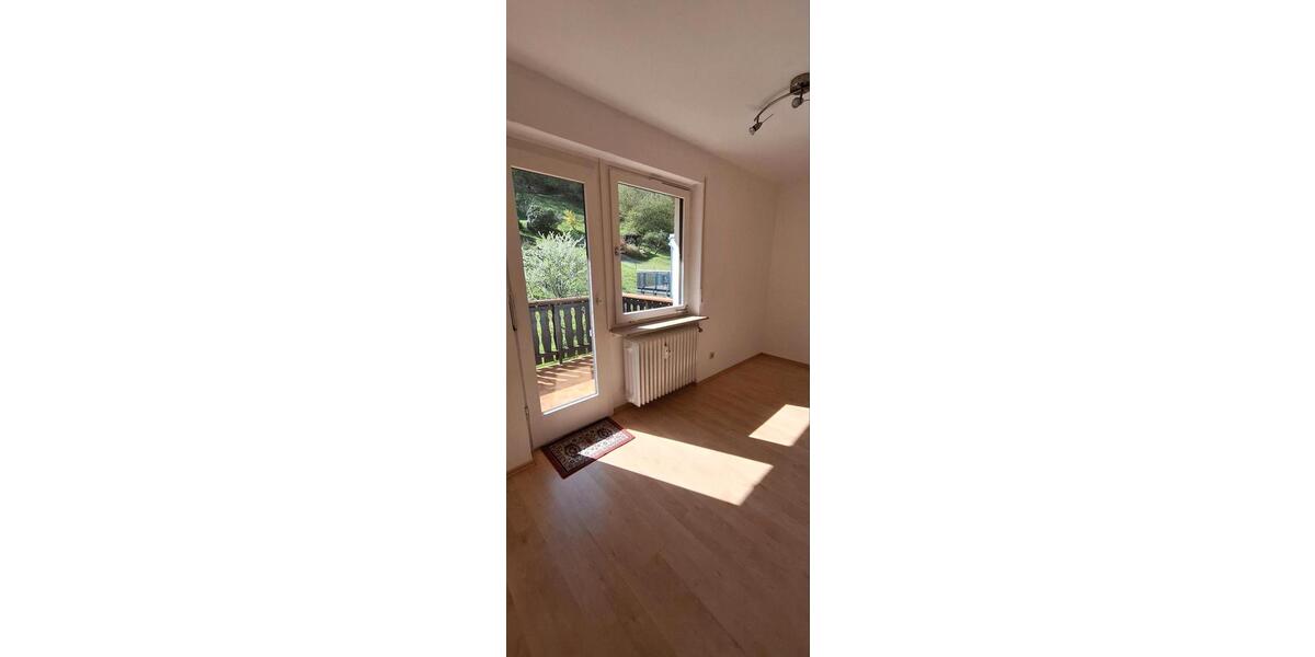 Dachgeschoßwohnung Bad Orb - 2.5 Zimmer, 74 m&sup2;, 690&euro; | Angebot:26260755
