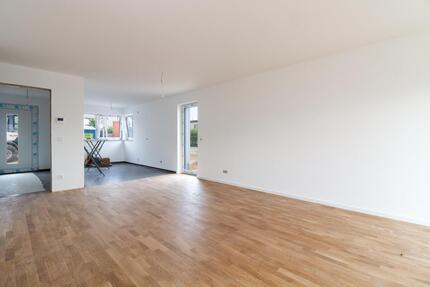 Neues voll unterkellertes KFW 40 Reiheneckhaus Tarforster Höhe mit schöner Dachterrasse 4 zimmer