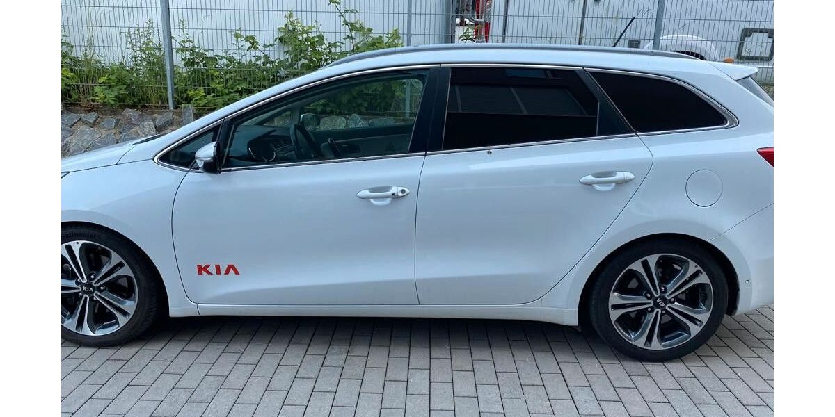 Kia ceed Sportswagon 240.000 km 6.666 &euro; Wettin-Löbejün 06193